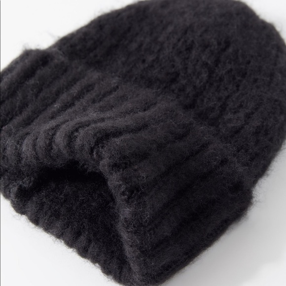 🆕 UO Boucle Beanie - Picture 2 of 3